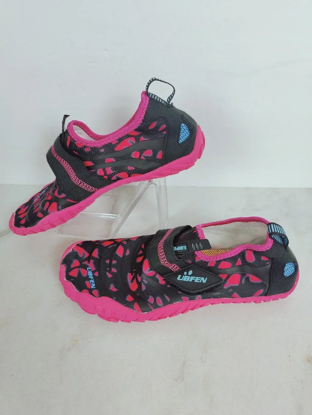UBFEN Kids' Girls' Water Shoes Aqua Socks, Sz 6